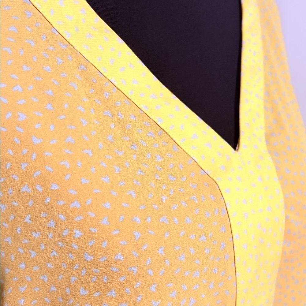Banana Republic Yellow Blouse Top V-Neck size Small heart pattern
